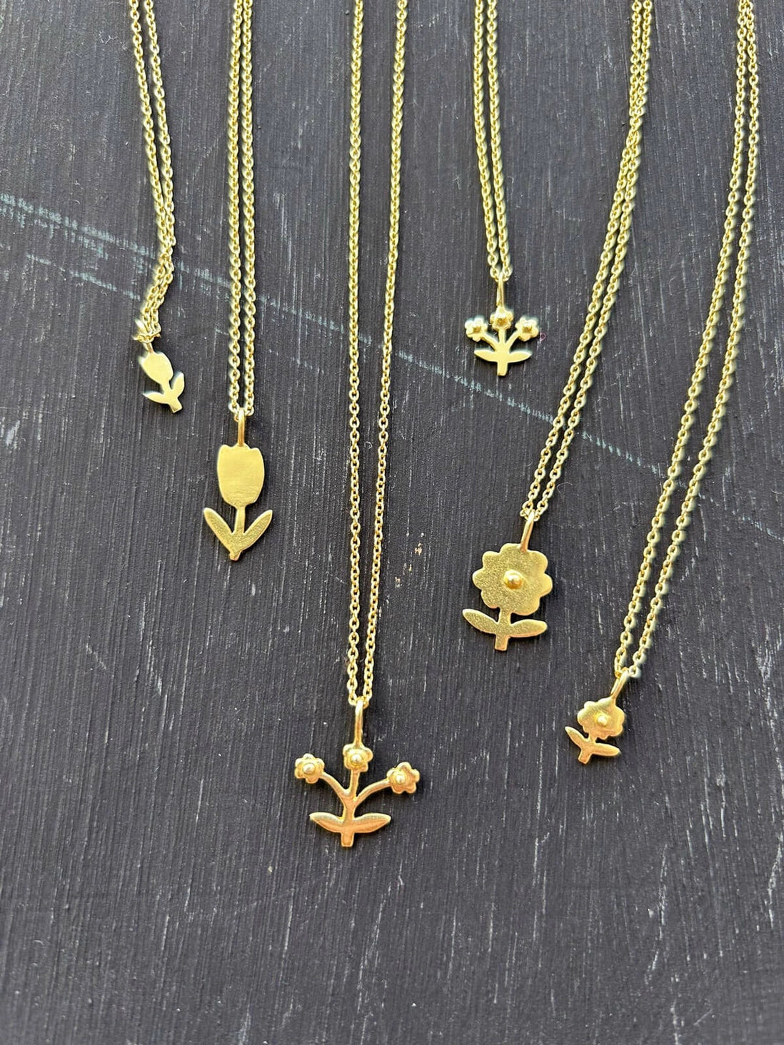 Gold Flower Necklace (Tiny)